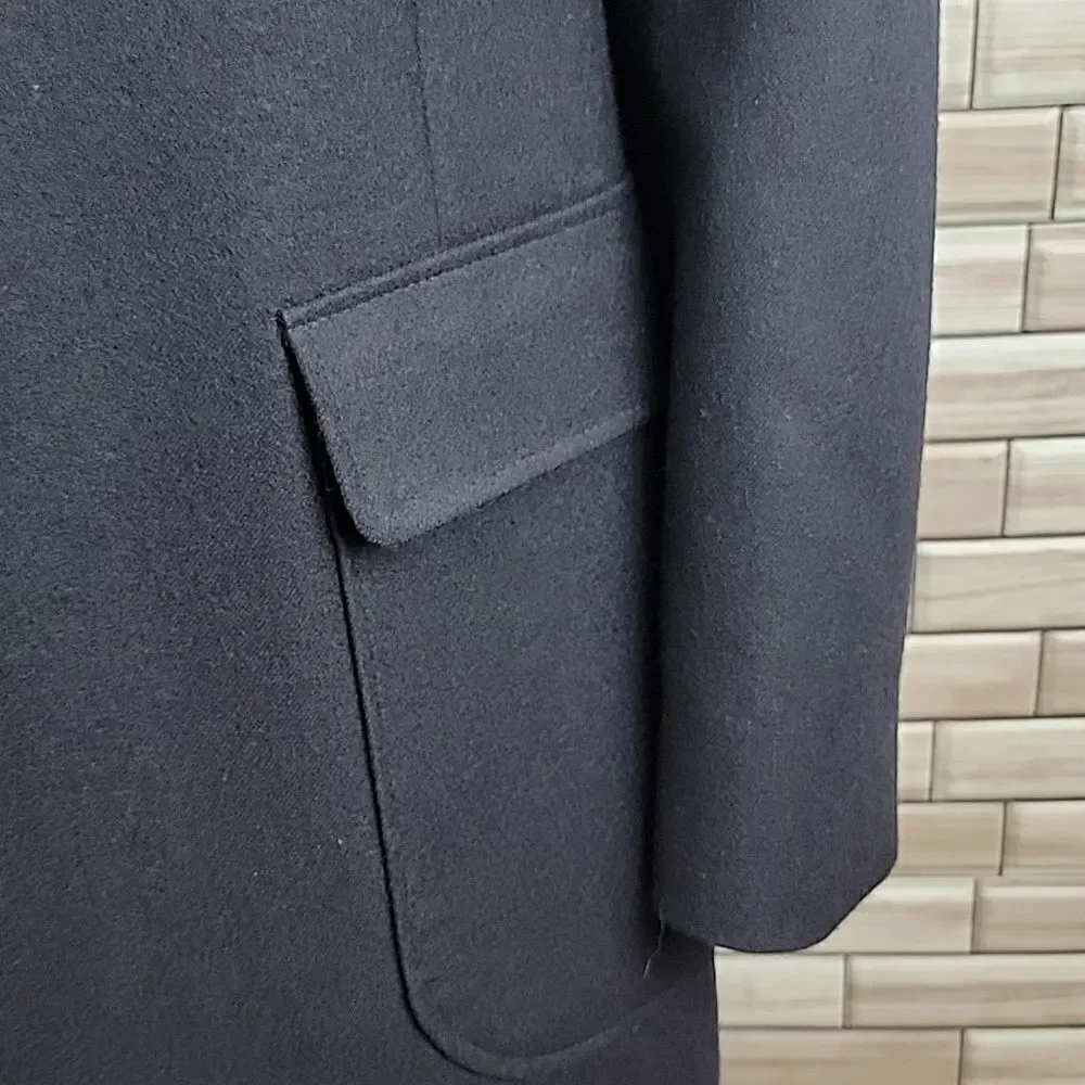Man in wool Men's navy sport coat Jeffrey Cain style from Hamer's